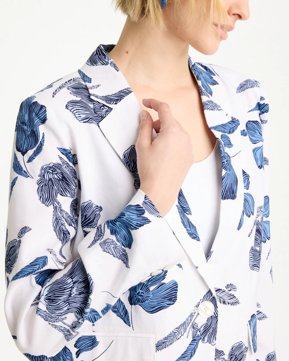 Chico's Exclusive - Linen Printed Piped Boyfriend Blazer Alabaster