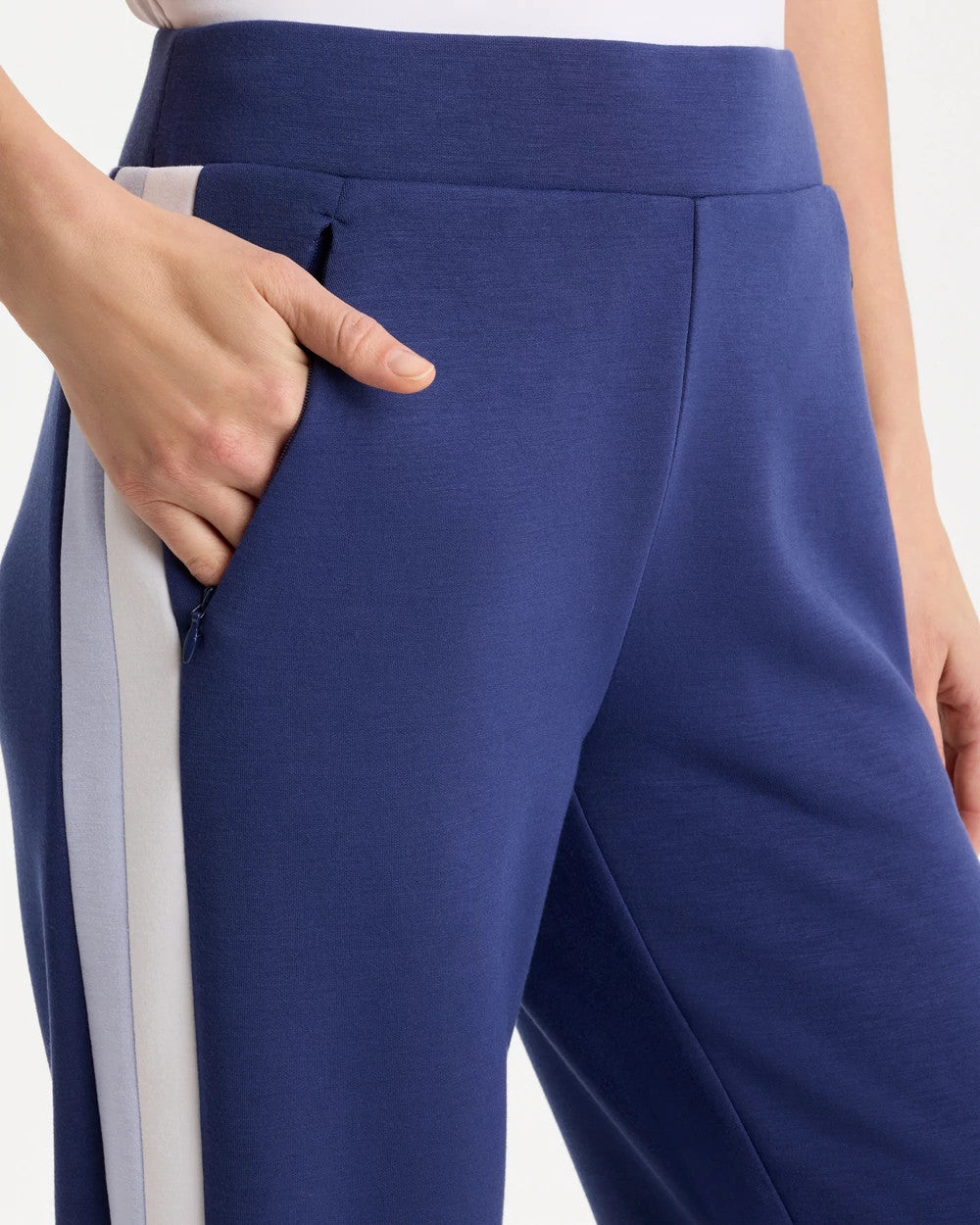 Chico's Exclusive - Zenergy® Soft Contrast Crop Pants Starlit Navy