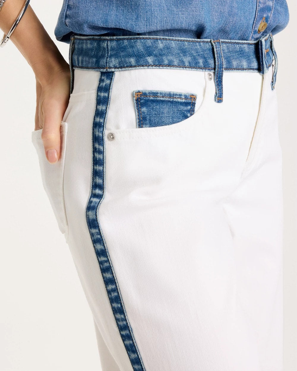 Chico's Quality - Girlfriend Straight Colorblock Jeans Alabaster