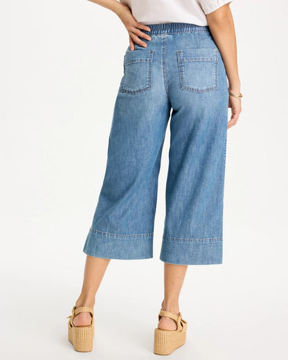 Chico's Quality - Lightweight Wide-Leg Capri Jeans Burano Indigo