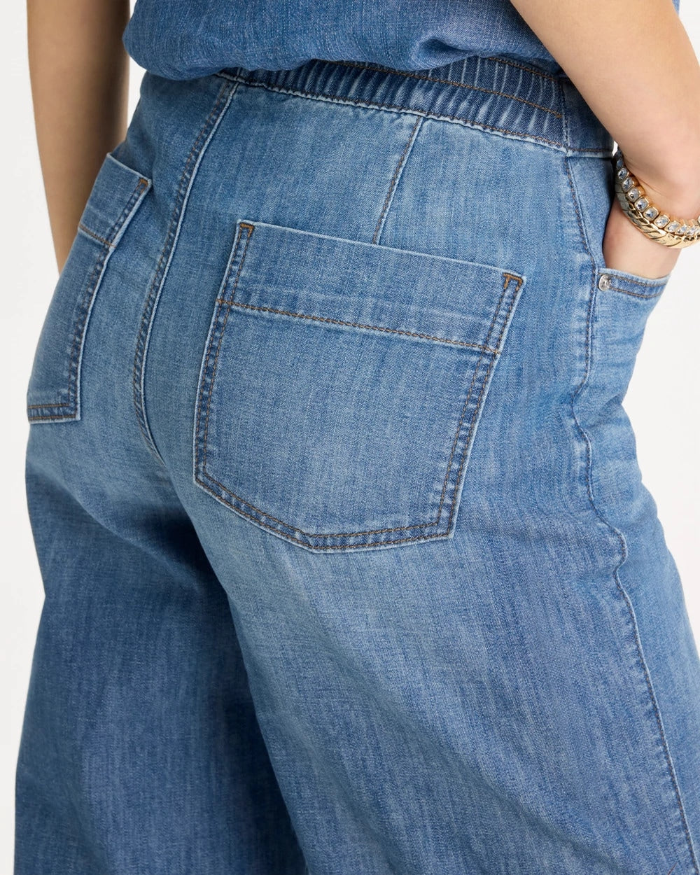 Chico's Everyday - Lightweight Wide-Leg Ankle Jeans Lake Como Wash