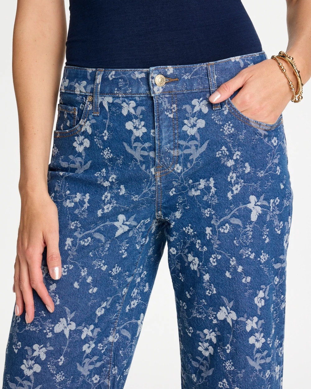Chico's Top Pick - Girlfriend Wide Floral Crop Jean Indigo